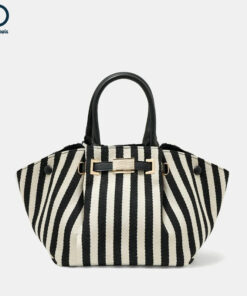 Medium tote bag with decorative buckle